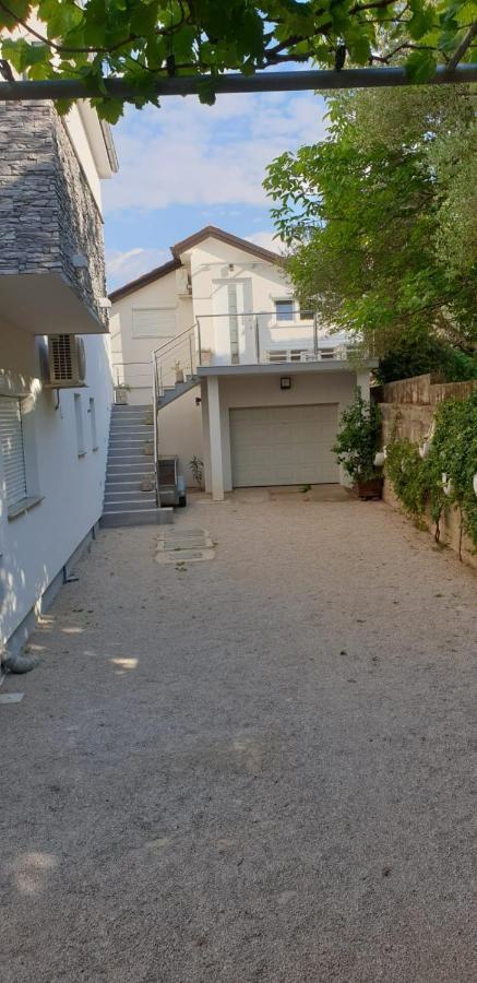Apartments And Rooms Ivana Krk Town Dış mekan fotoğraf